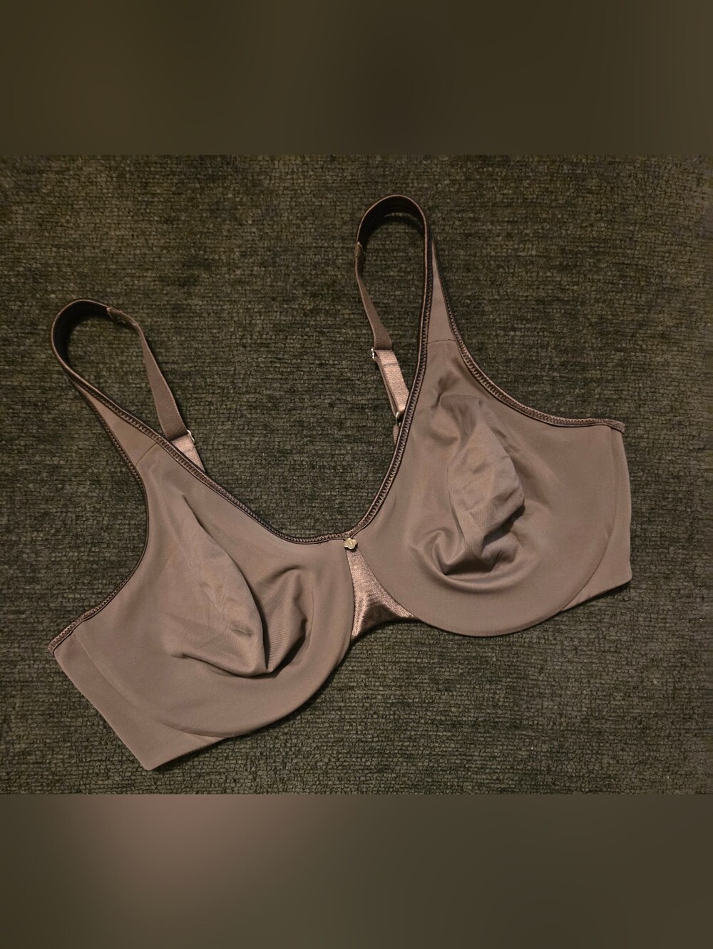 Breezies Seamless Underwire Bra in Taupe. Size 38D